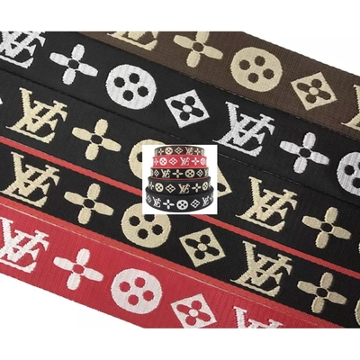 Настроенный логотип из тканей Jacquard Strap Webbing в черном цвете для 38 мм нейлонового плечевого ремня